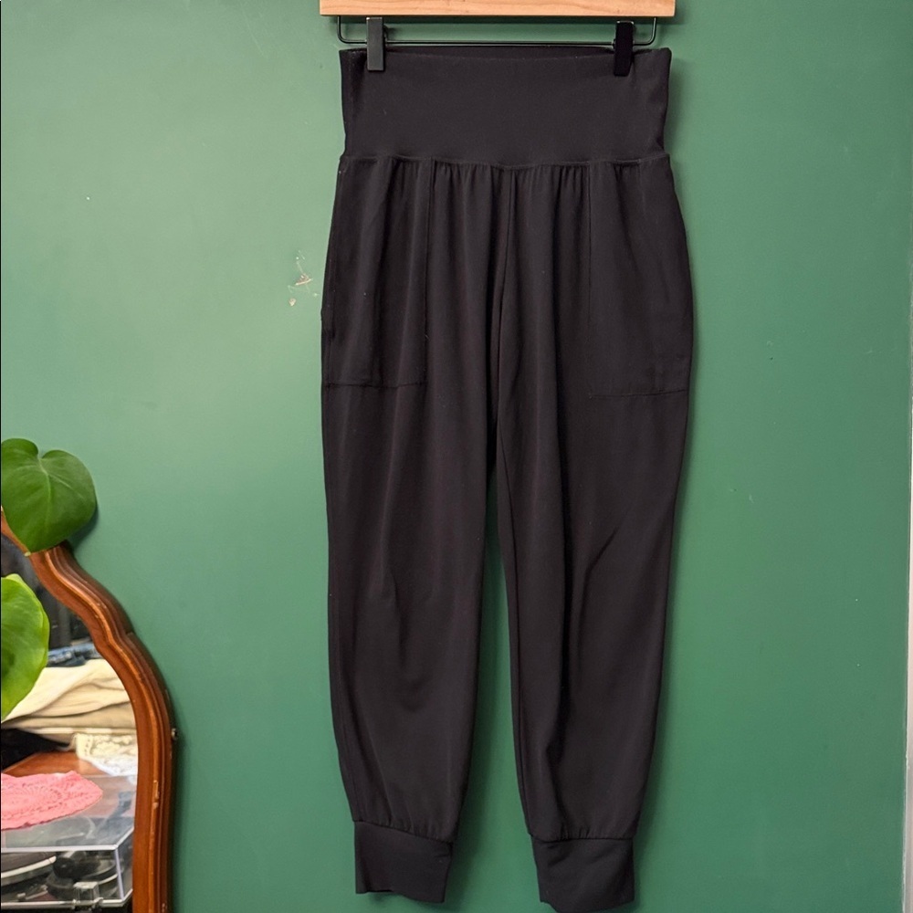 Athleta Cruise Jogger Black Womens SP Powervita Athleisure Yoga Workout